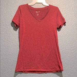 V-neck t-shirt